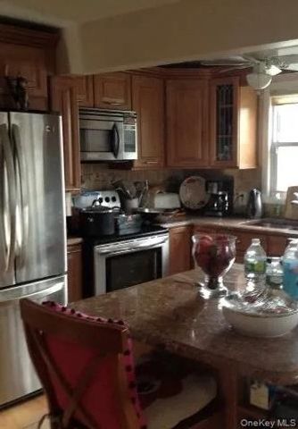 326 Lincoln Avenue, Brentwood, NY 11717