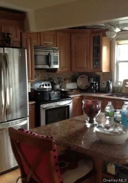 326 Lincoln Avenue, Brentwood, NY 11717 — photo 4