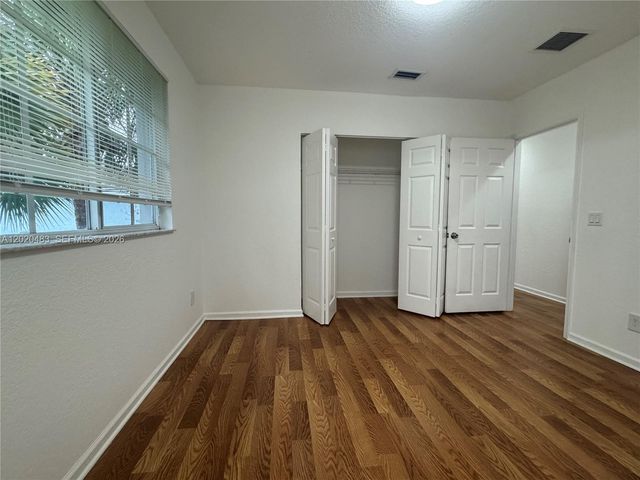 1415 NW 34th Way, Lauderhill, FL 33311