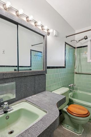 2332 Wharton CT, Norfolk, VA 23518