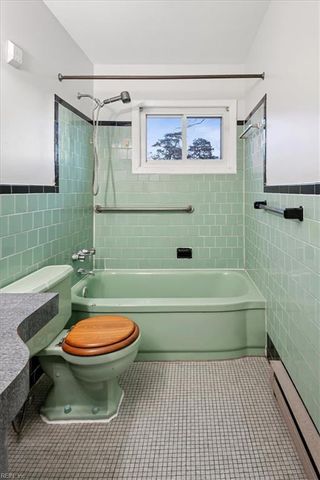 2332 Wharton CT, Norfolk, VA 23518