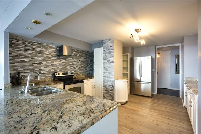 112 Washington Place 18A, Downtown Pgh, PA 15219