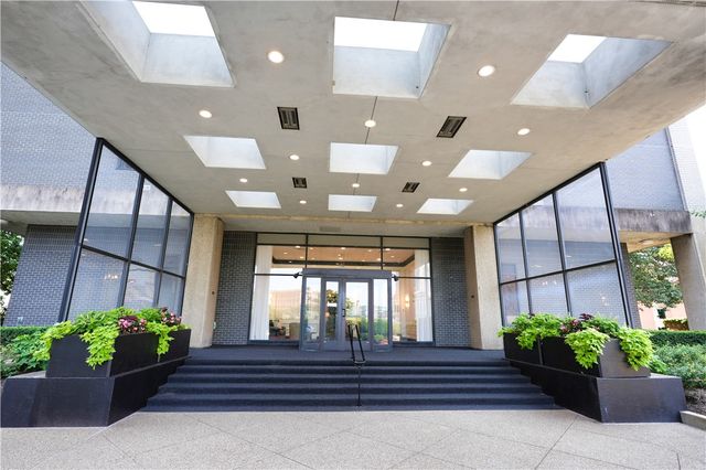 112 Washington Place 18A, Downtown Pgh, PA 15219