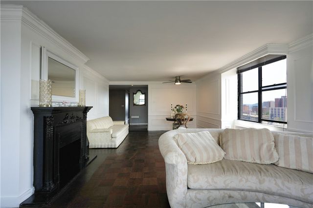 112 Washington Place 18A, Downtown Pgh, PA 15219