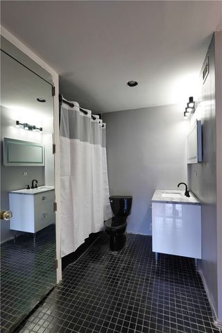 112 Washington Place 18A, Downtown Pgh, PA 15219