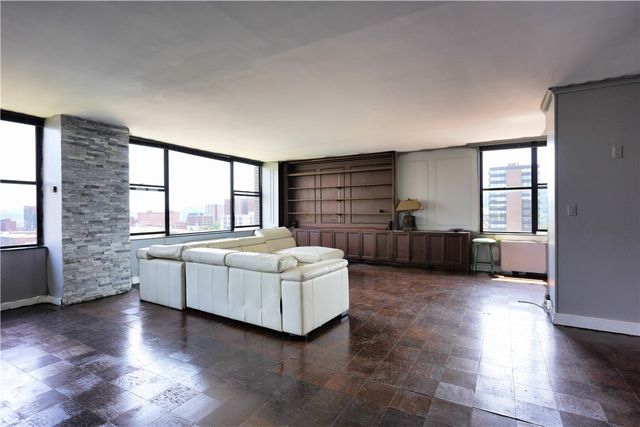 112 Washington Place 18A, Downtown Pgh, PA 15219