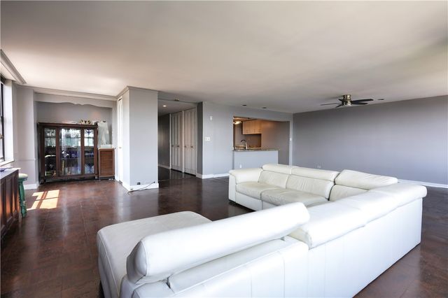 112 Washington Place 18A, Downtown Pgh, PA 15219