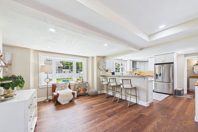 24 Oxford Street, Fairhaven, MA 02719
