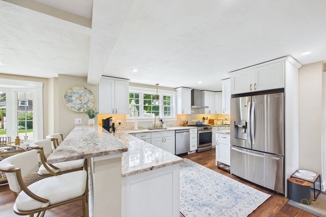 24 Oxford Street, Fairhaven, MA 02719