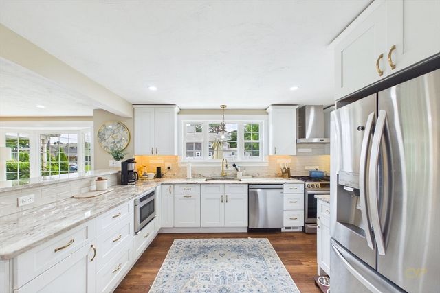 24 Oxford Street, Fairhaven, MA 02719