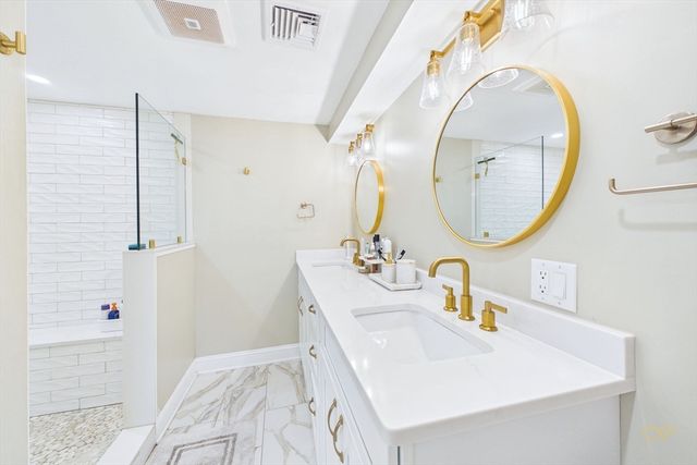 24 Oxford Street, Fairhaven, MA 02719