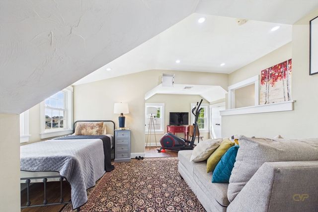 24 Oxford Street, Fairhaven, MA 02719
