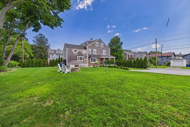 24 Oxford Street, Fairhaven, MA 02719