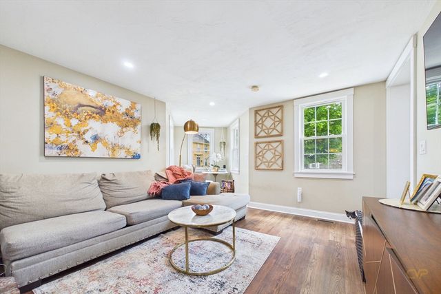 24 Oxford Street, Fairhaven, MA 02719