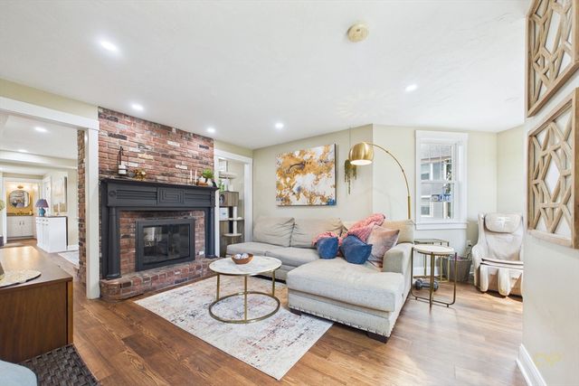 24 Oxford Street, Fairhaven, MA 02719