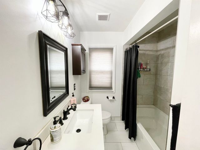 20899 Sunnydale Street, Saint Clair Shores, MI 48081