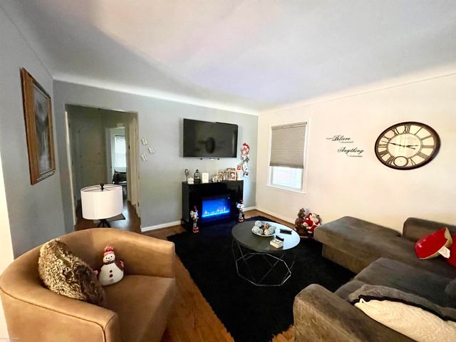 20899 Sunnydale Street, Saint Clair Shores, MI 48081