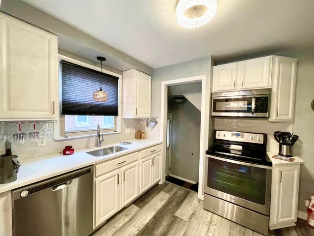 20899 Sunnydale Street, Saint Clair Shores, MI 48081