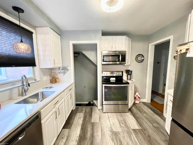 20899 Sunnydale Street, Saint Clair Shores, MI 48081