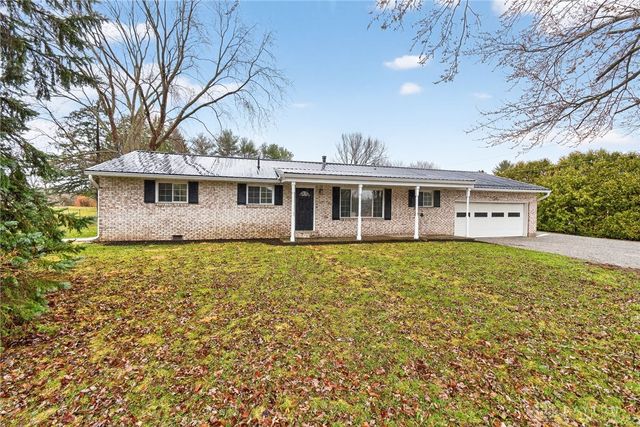 345 Valleyview Drive, Troy, OH 45373