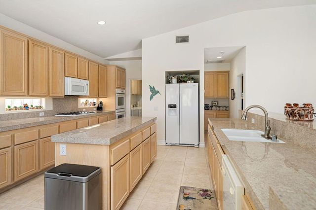 45809 Meadow Lake Drive, Indio, CA 92201