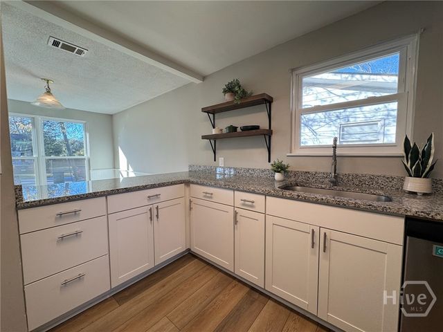 2052 E 42nd Street, Savannah, GA 31404