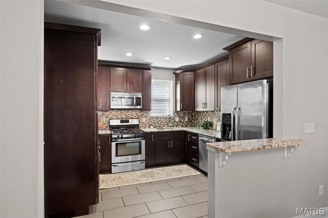5444 Tholozan Avenue, St Louis, MO 63109