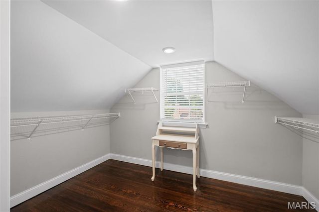 5444 Tholozan Avenue, St Louis, MO 63109