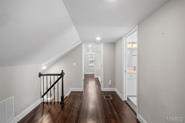 5444 Tholozan Avenue, St Louis, MO 63109