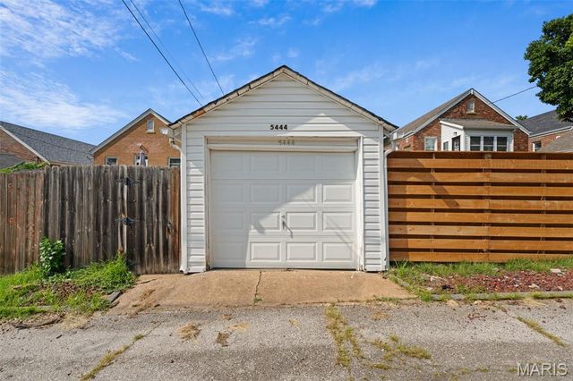 5444 Tholozan Avenue, St Louis, MO 63109