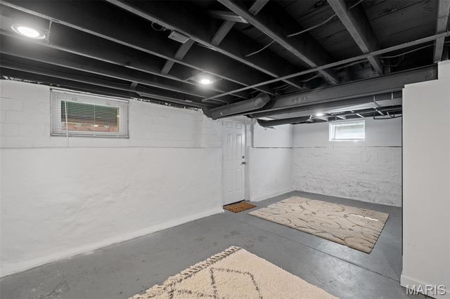 5444 Tholozan Avenue, St Louis, MO 63109