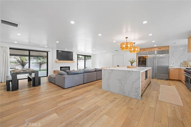 2732 Lorenzo, Costa Mesa, CA 92626