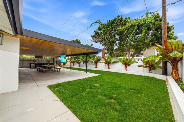 2732 Lorenzo, Costa Mesa, CA 92626