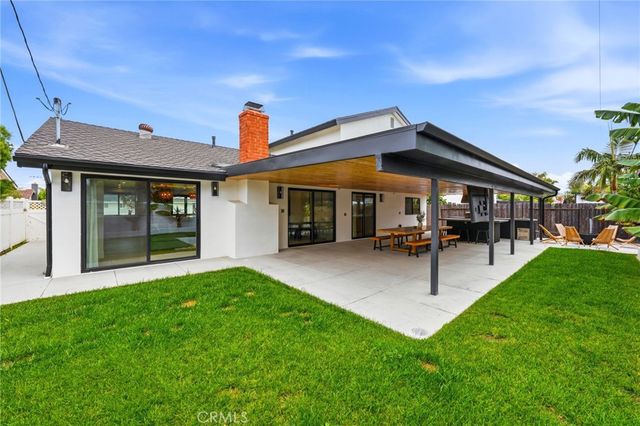 2732 Lorenzo, Costa Mesa, CA 92626