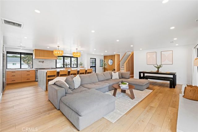 2732 Lorenzo, Costa Mesa, CA 92626