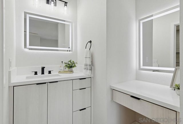 4020 La Jolla Village, La Jolla, CA 92037