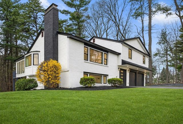 1 Hunter Dr, Andover, MA 01810