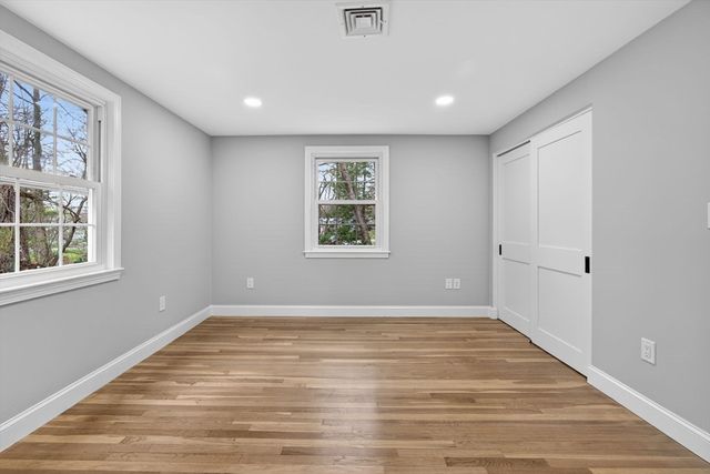 1 Hunter Dr, Andover, MA 01810
