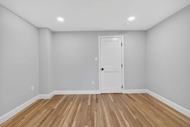 1 Hunter Dr, Andover, MA 01810