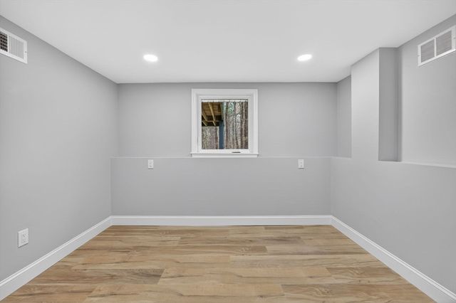 1 Hunter Dr, Andover, MA 01810