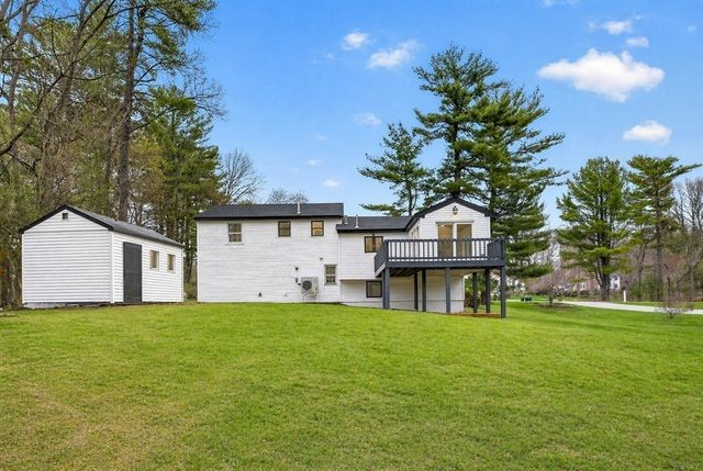 1 Hunter Dr, Andover, MA 01810