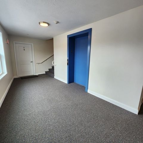 130 Spring St 202, Mansfield, MA 02048