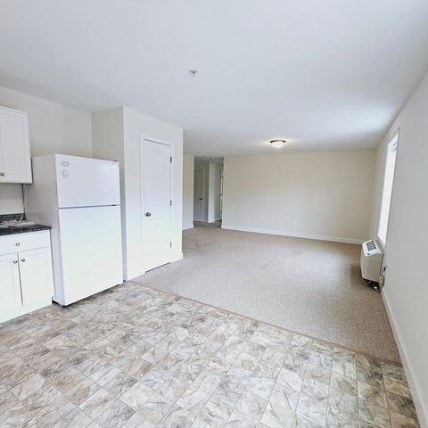 130 Spring St 202, Mansfield, MA 02048