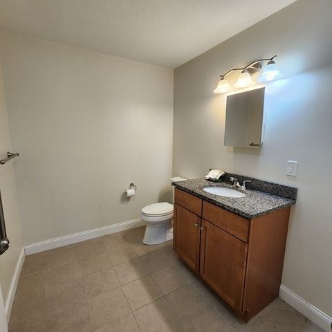 130 Spring St 202, Mansfield, MA 02048