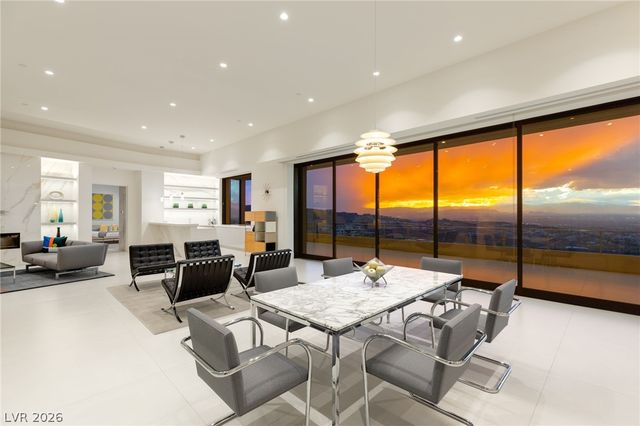 677 Overlook Rim Drive, Henderson, NV 89012