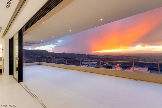 677 Overlook Rim Drive, Henderson, NV 89012