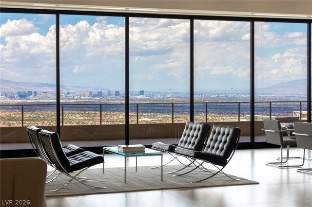 677 Overlook Rim Drive, Henderson, NV 89012