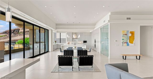 677 Overlook Rim Drive, Henderson, NV 89012