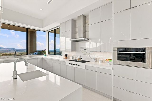 677 Overlook Rim Drive, Henderson, NV 89012