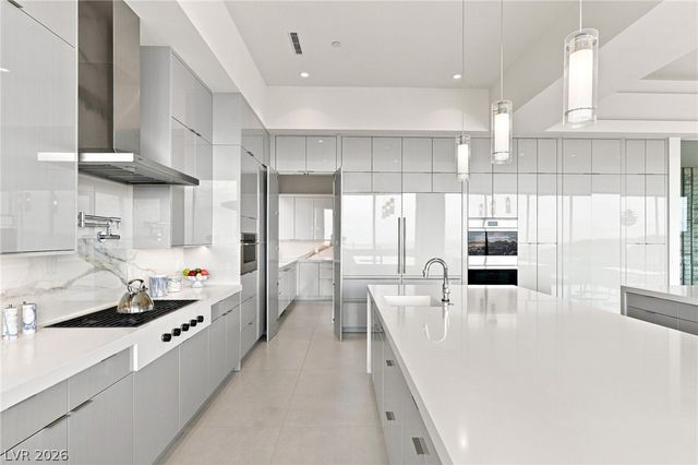 677 Overlook Rim Drive, Henderson, NV 89012